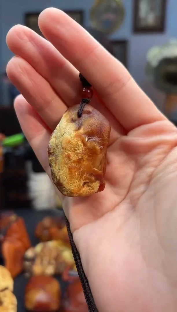 琥珀颈饰未镶嵌吊坠
