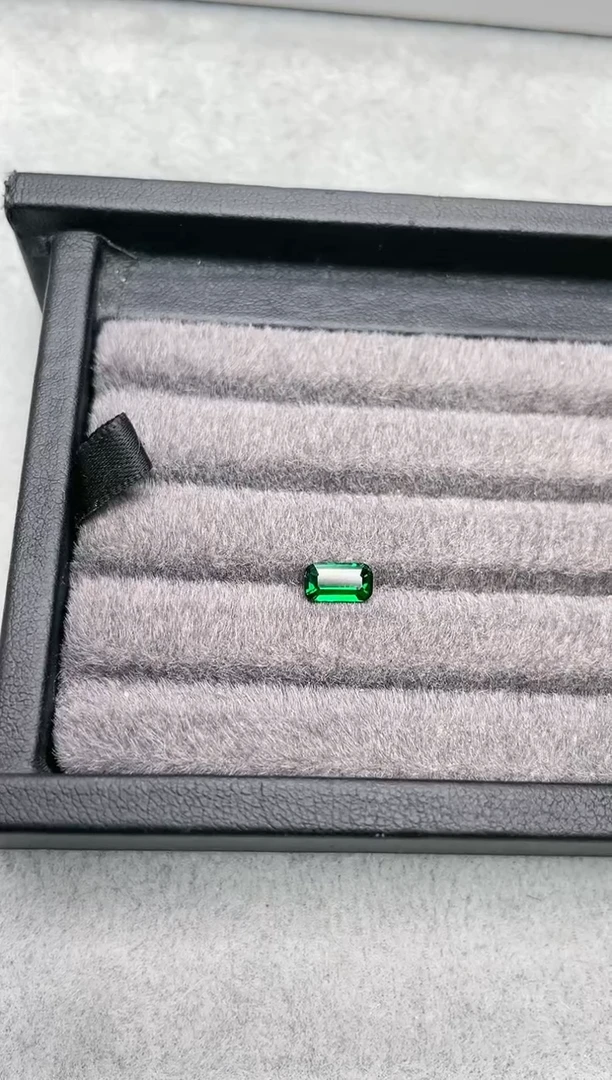 【闪购商品】石榴石（沙弗莱）裸石未镶嵌1.01ct（特价）