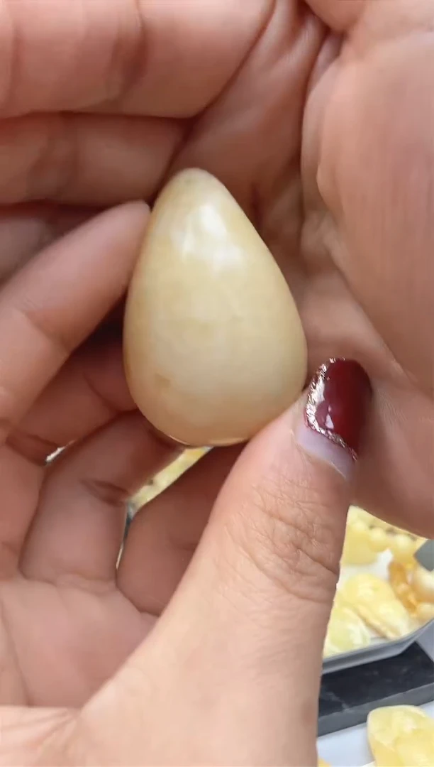 【闪购商品】琥珀裸石未镶嵌挂坠