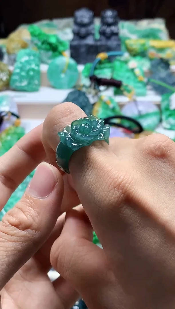 颈饰未镶嵌翡翠天然A货翡翠