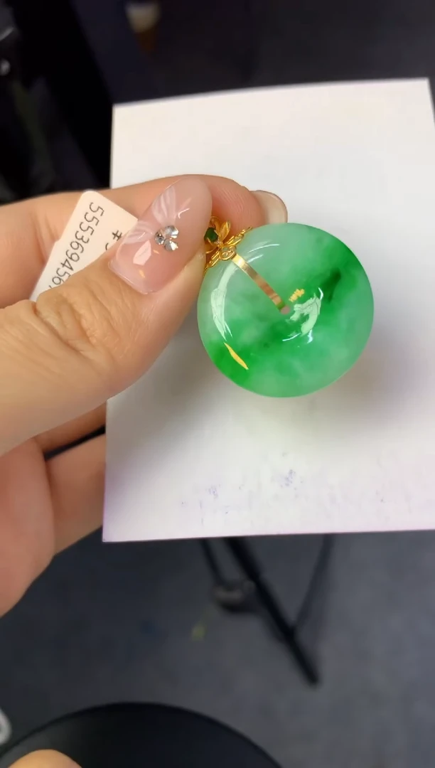 颈饰18K金镶嵌翡翠天然缅甸a货翡翠百元以上9元证书费自理