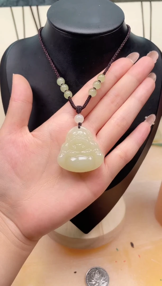 吊坠(赠链)未镶嵌石英质玉晴水绿佛公35尺寸路路通绳