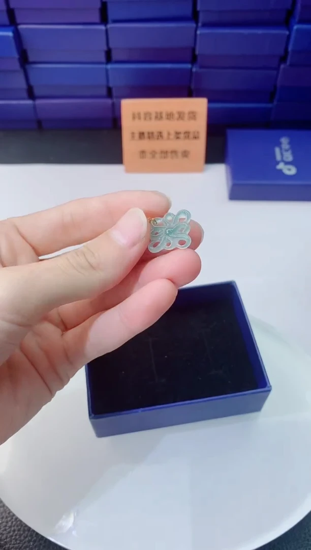 翡翠未镶嵌颈饰1111111111