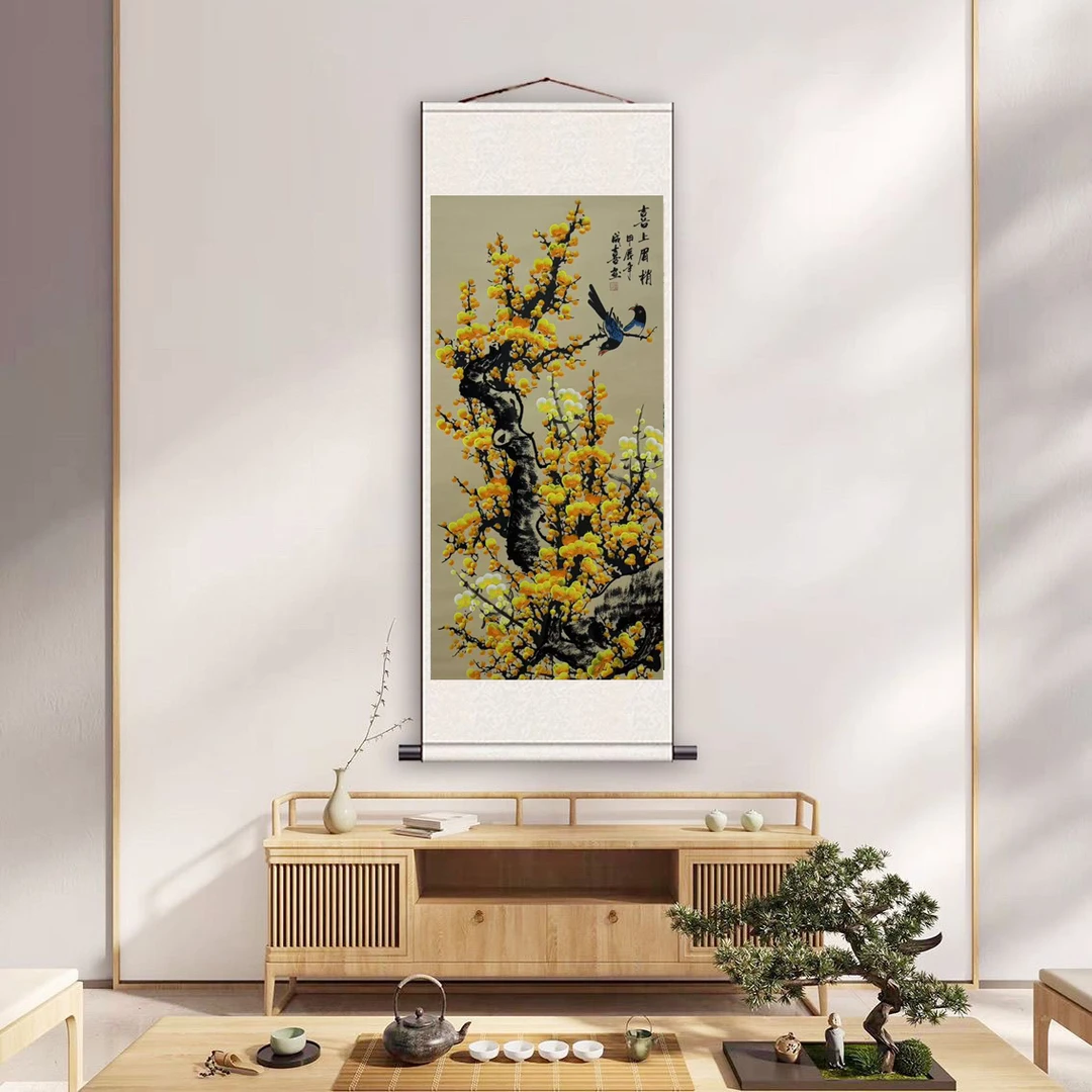 竖幅四尺《金梅》软装裱成品
