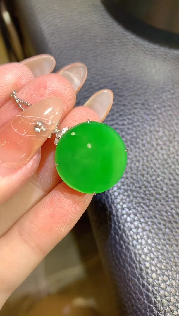 翡翠18K金镶嵌吊坠(不含链)76-圆牌（多样性发货一件）不含链