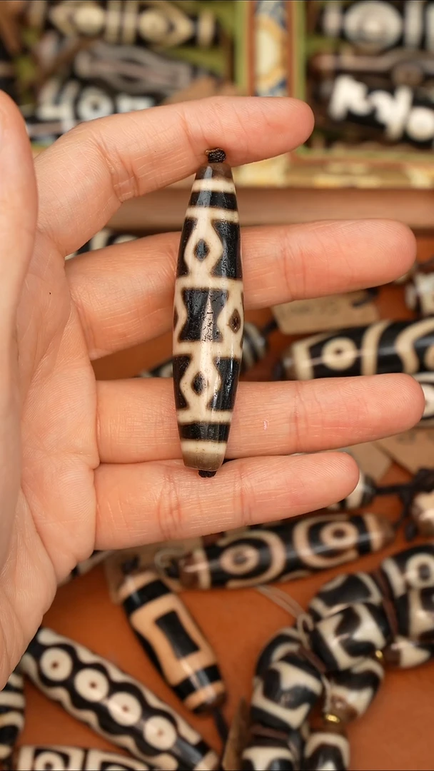 未镶嵌九眼玛瑙/玉髓品**生九眼