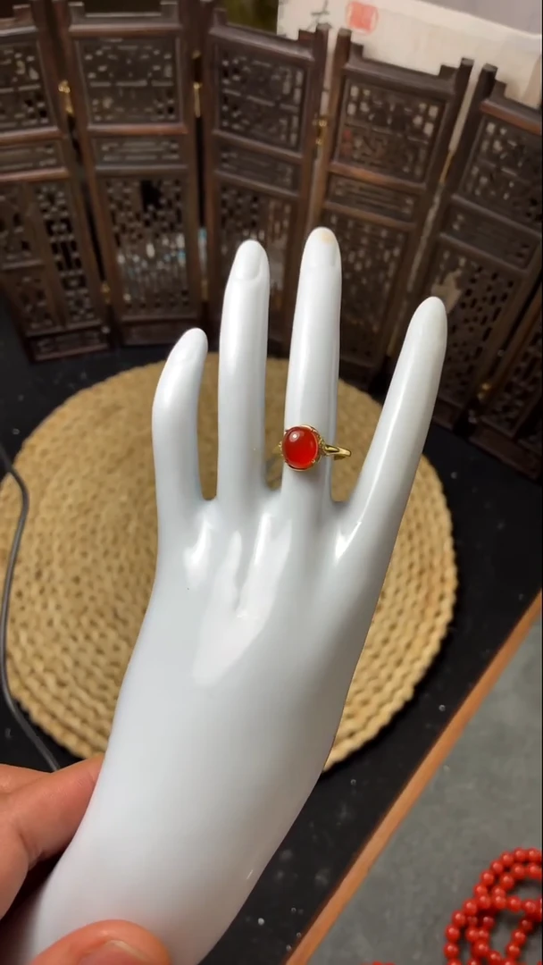 银S925镶嵌戒指南红玛瑙河湾冰红戒指
