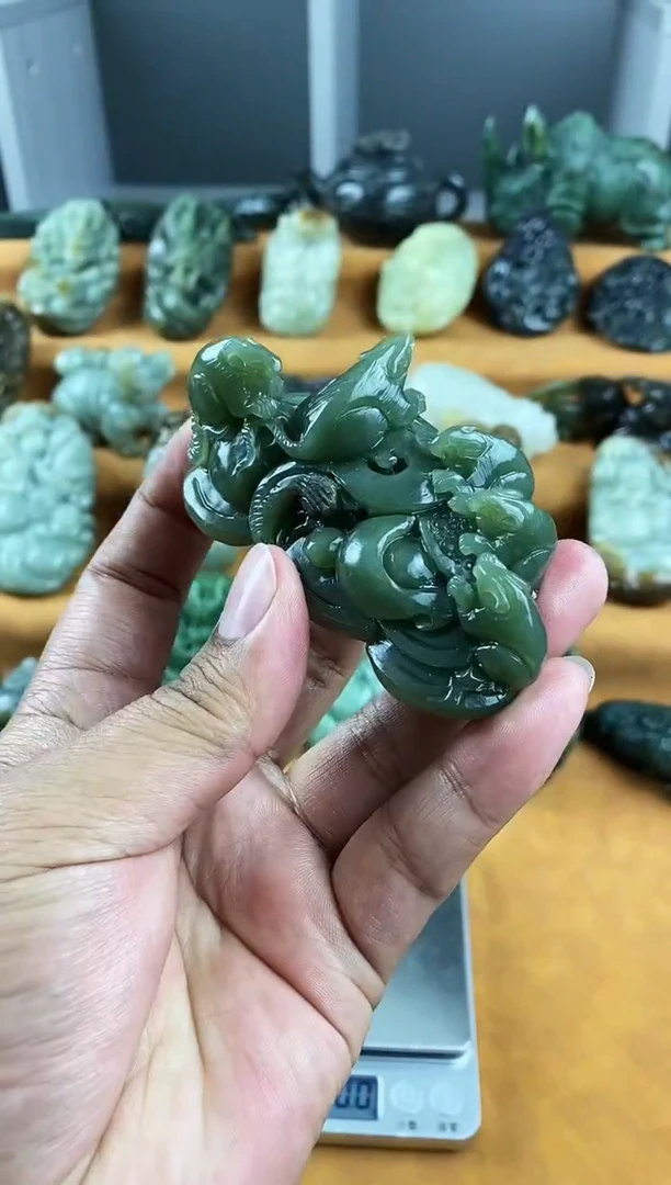 未镶嵌和田玉把件1