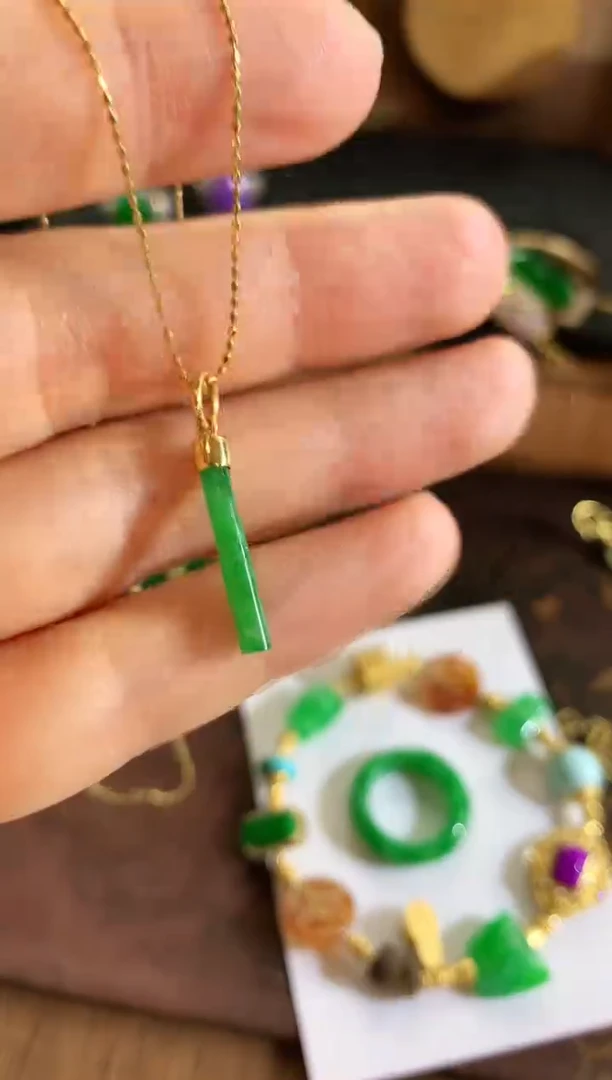 翡翠18K金镶嵌吊坠(不含链)吊坠