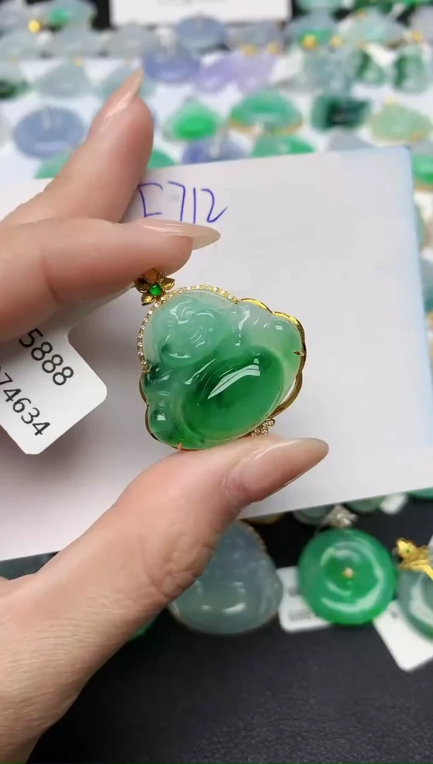 颈饰18K金镶嵌翡翠天然缅甸A货翡翠百元以上9元证书费自理