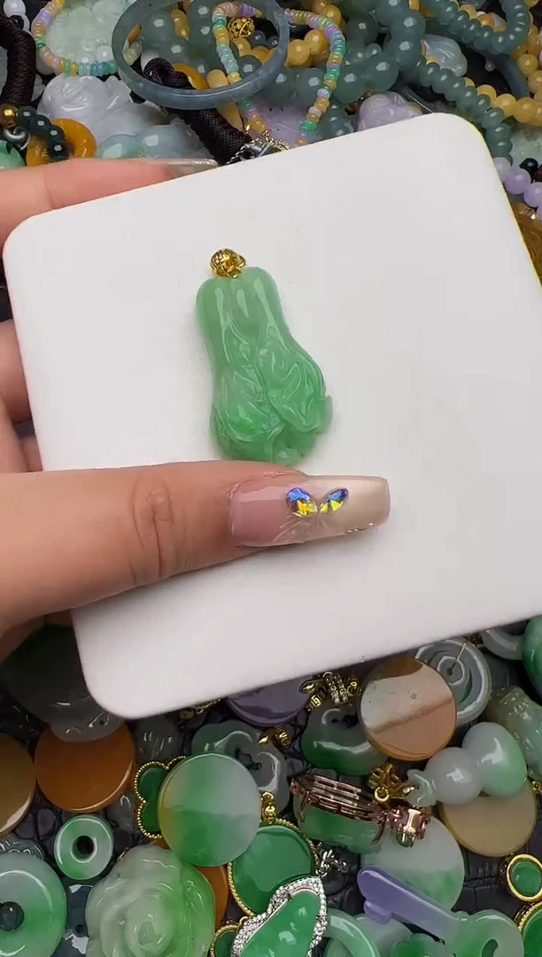 翡翠未镶嵌颈饰天然缅甸翡翠吊坠