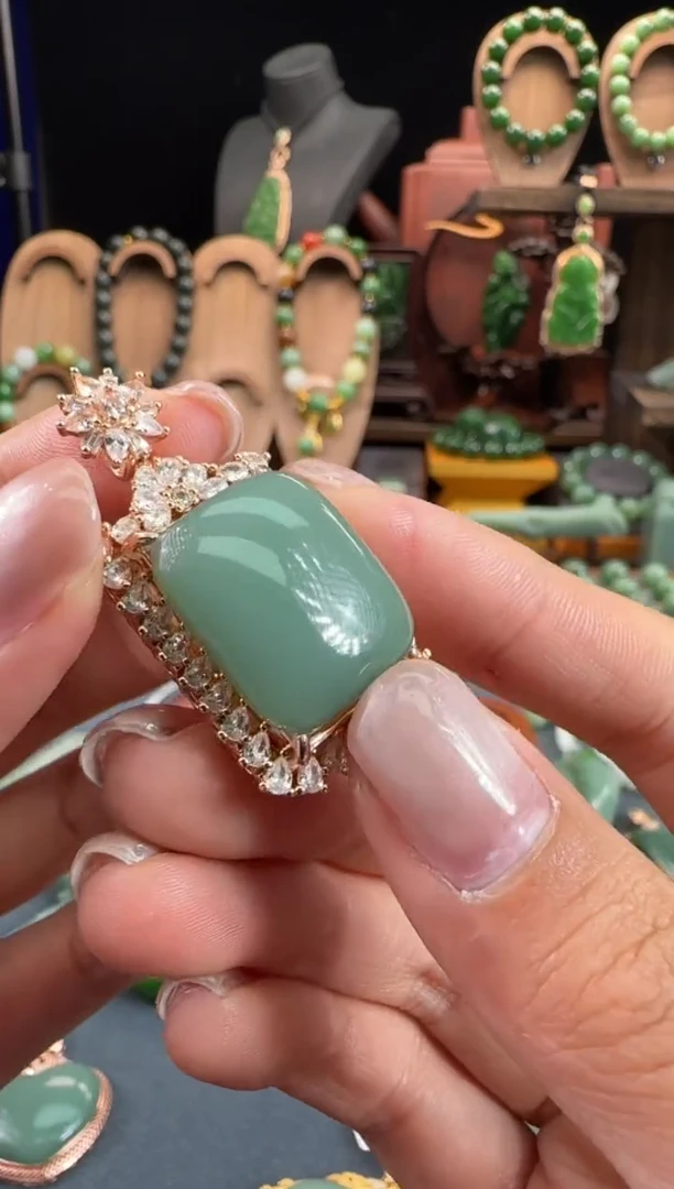 【闪购商品】和田玉吊坠未镶嵌1