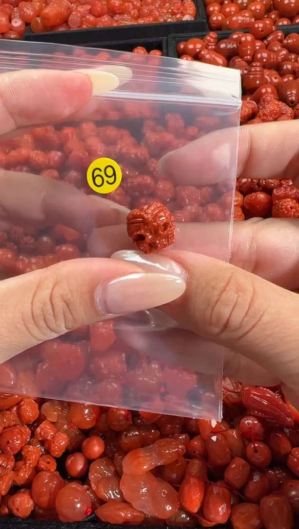 颈饰未镶嵌南红玛瑙1