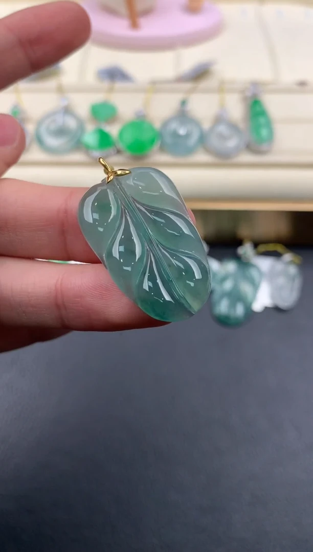 【闪购商品】翡翠颈饰18K金镶嵌Q423    