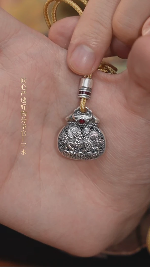 麒麟福袋吊坠麒麟福袋吊坠
