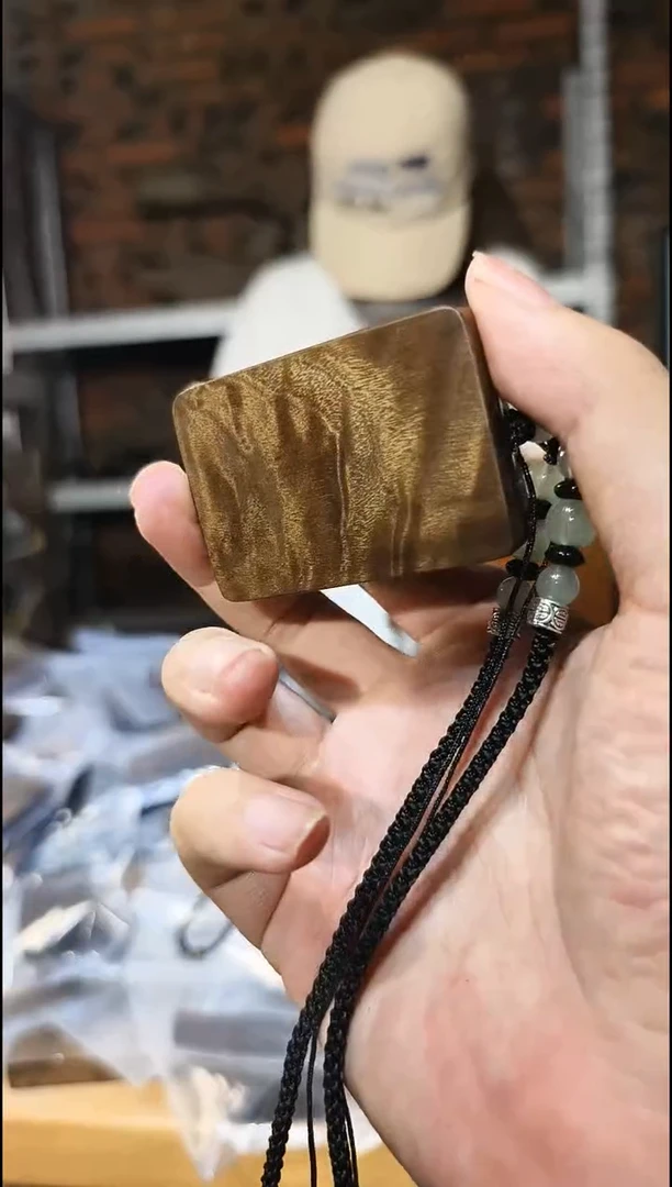 金丝楠无事牌手把件