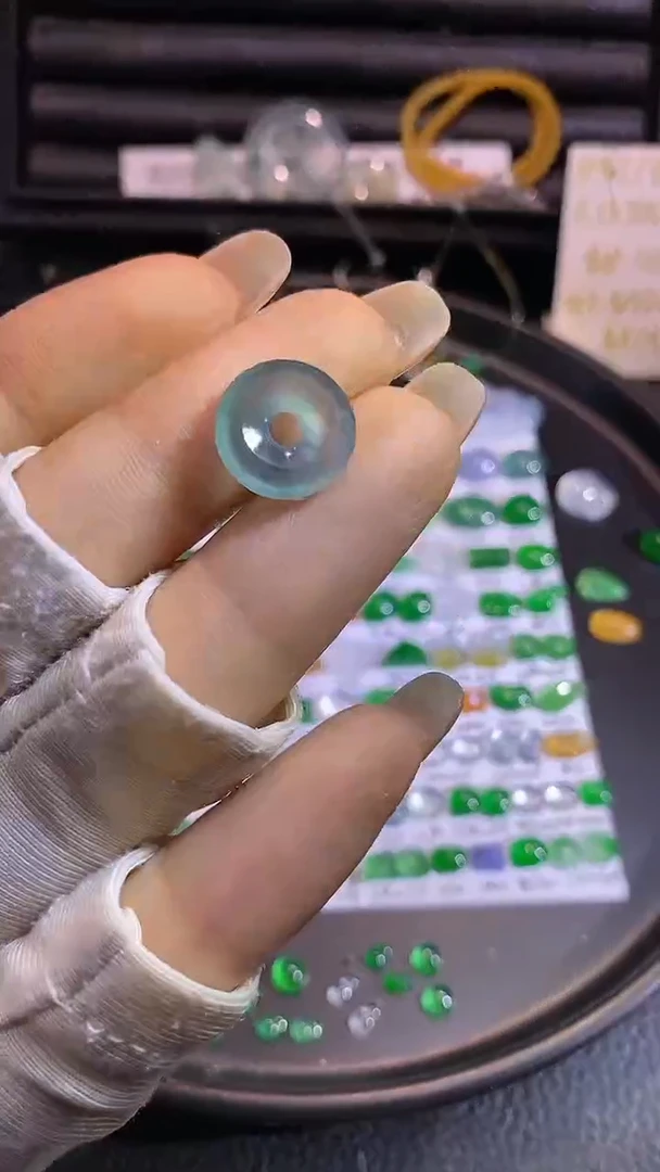 翡翠挂件未镶嵌甜甜圈