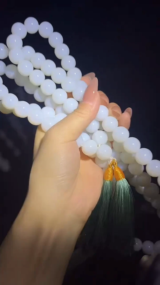 和田玉未镶嵌颈饰长串.1条.荔枝白