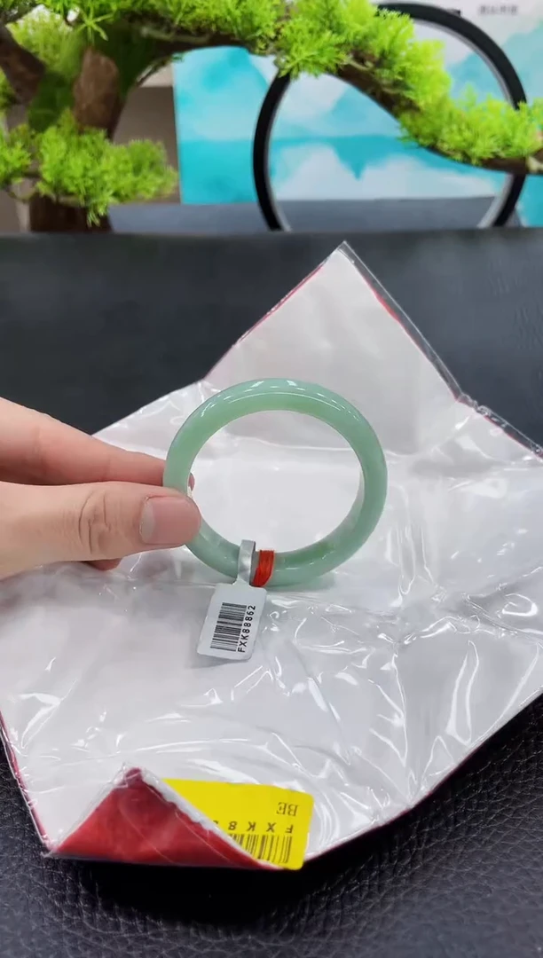 【闪购商品】翡翠手镯未镶嵌手镯