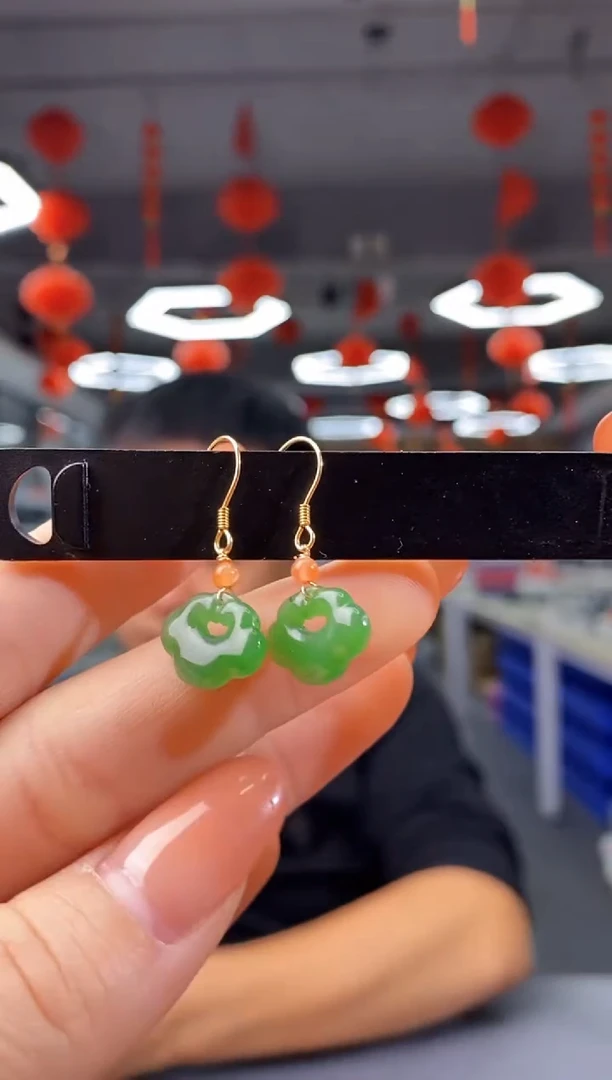 银S925镶嵌和田玉耳饰yp