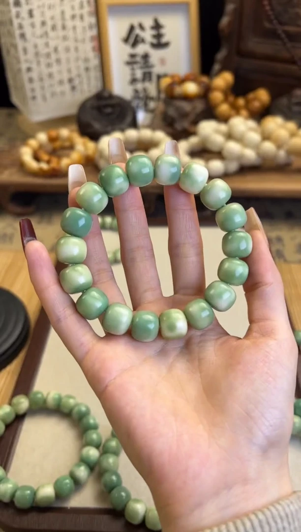 【闪购商品】菩提根/象牙果手串卡13绿色飘花桶珠手串209