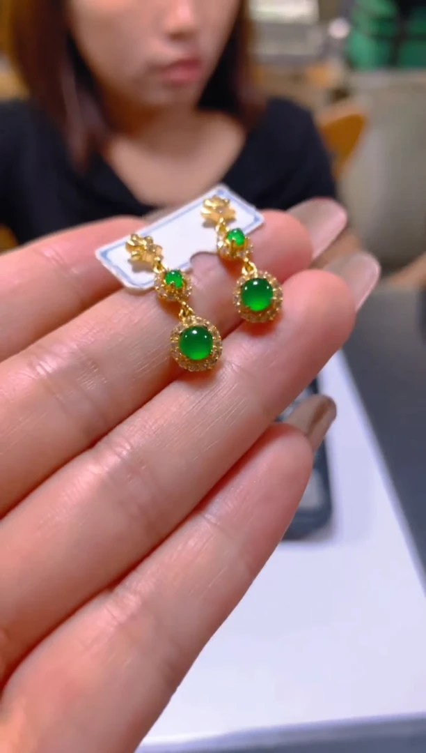 未镶嵌翡翠耳饰多样性发一