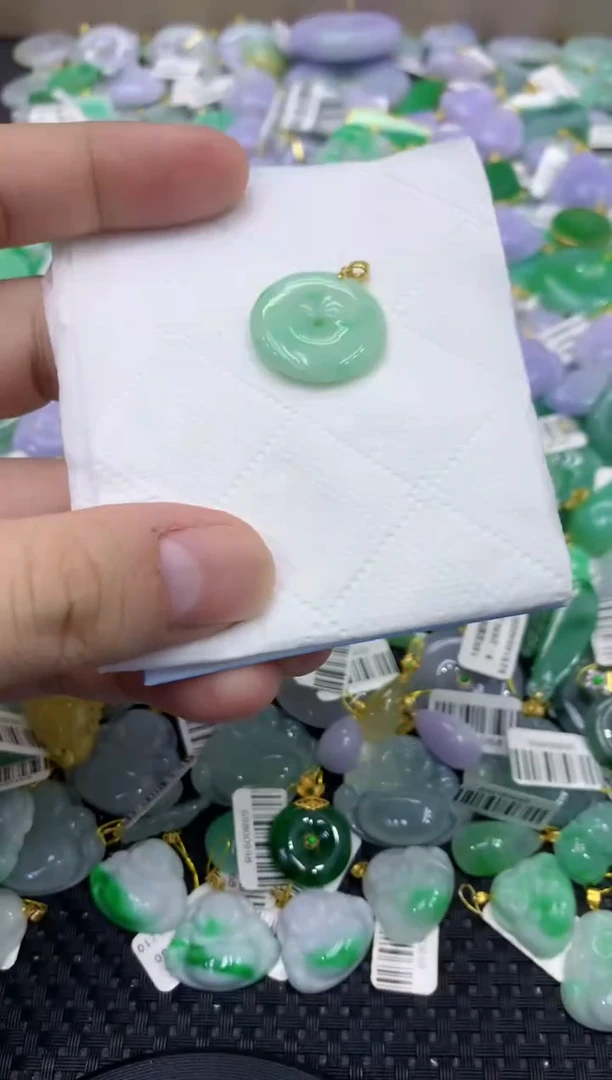 颈饰未镶嵌翡翠天然缅甸翡翠A货