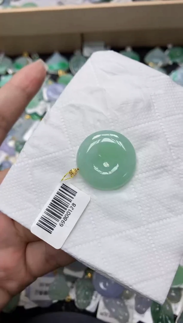 颈饰18K金镶嵌翡翠1111111111