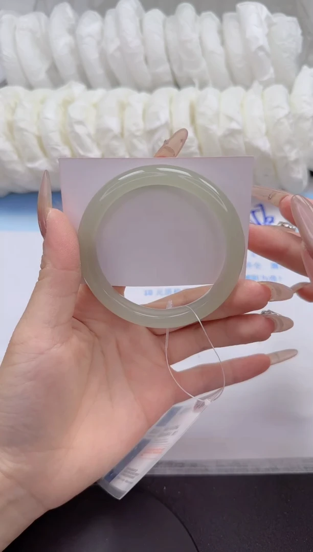 石英质玉手镯未镶嵌73-56.4