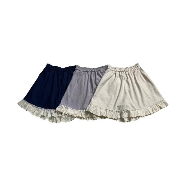 小满服饰-新品松紧腰拼接花边短裤