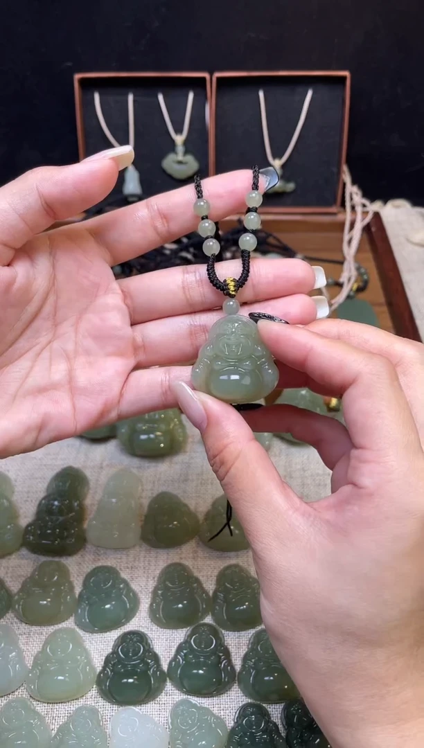 颈饰未镶嵌和田玉30