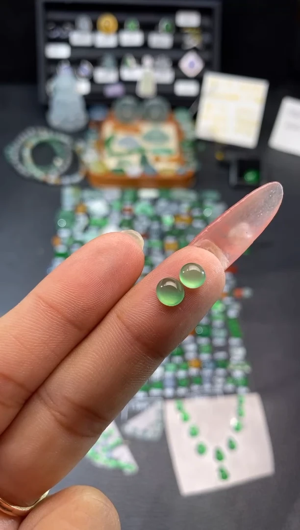 【闪购商品】翡翠挂件未镶嵌蛋面