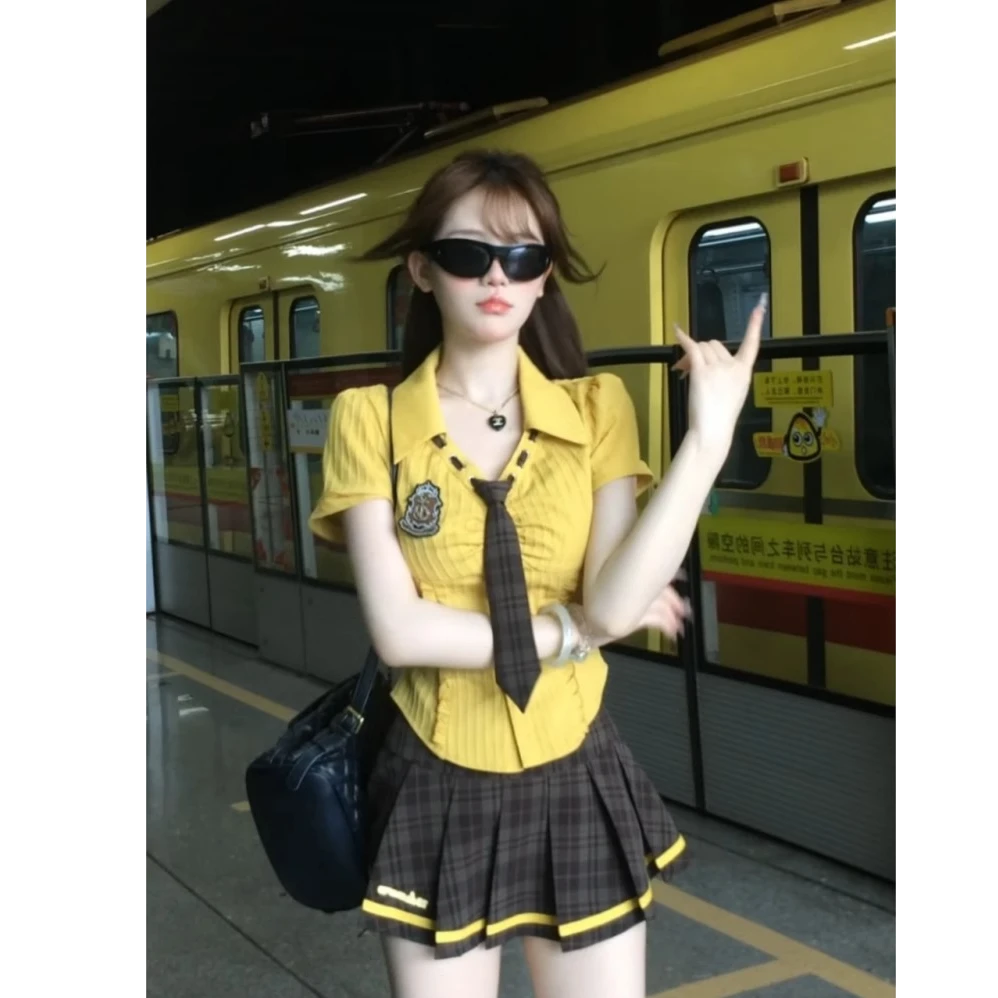 【破价秒发】甜美套装夏季修身显瘦纯欲学院风衬衫半身裙带徽章套装