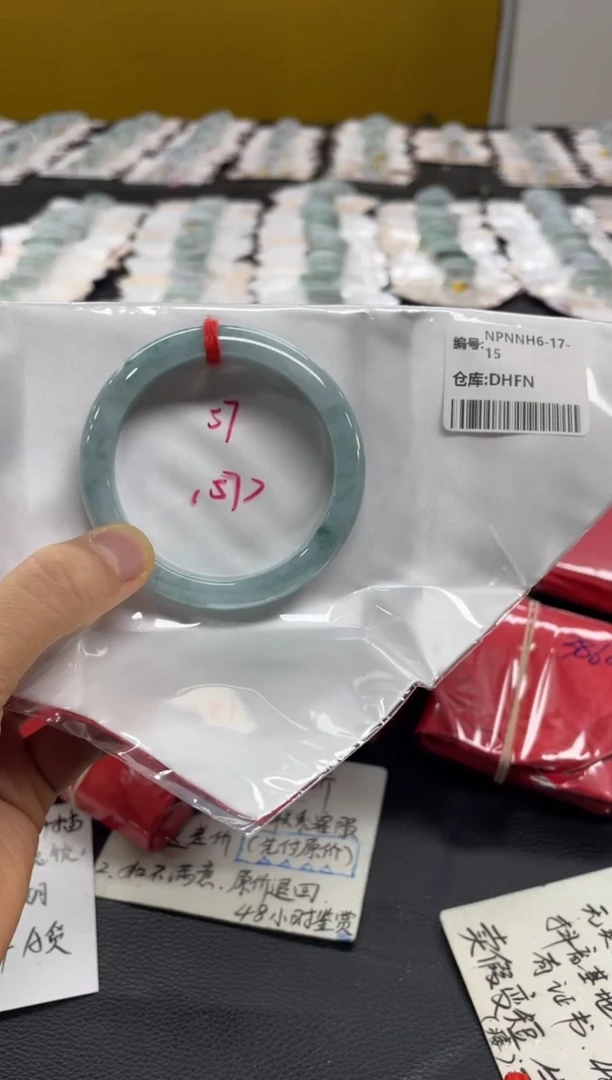 未镶嵌手镯翡翠翡翠手镯