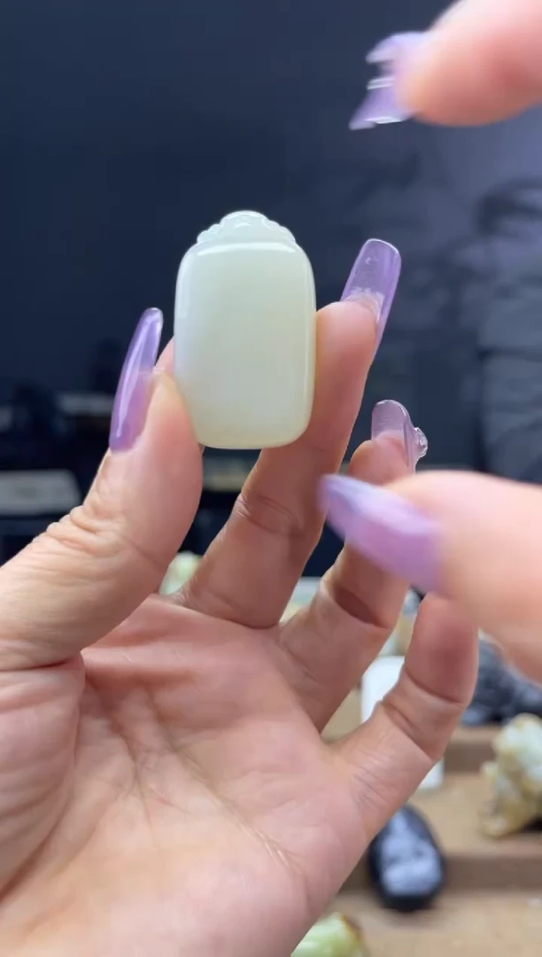 颈饰未镶嵌和田玉1