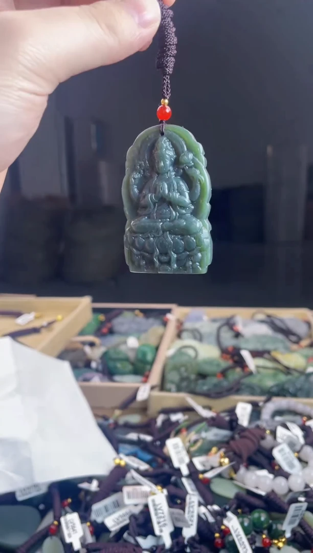 颈饰未镶嵌和田玉1