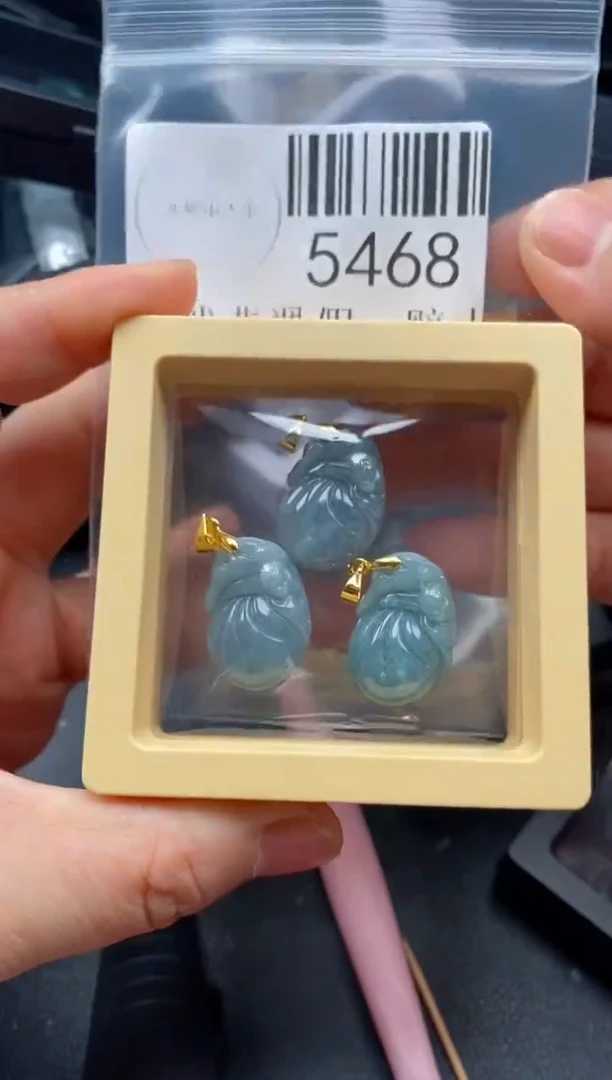 翡翠未镶嵌吊坠(不含链)5468