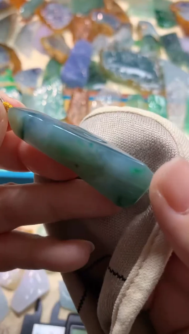 吊坠(不含链)未镶嵌翡翠吊坠