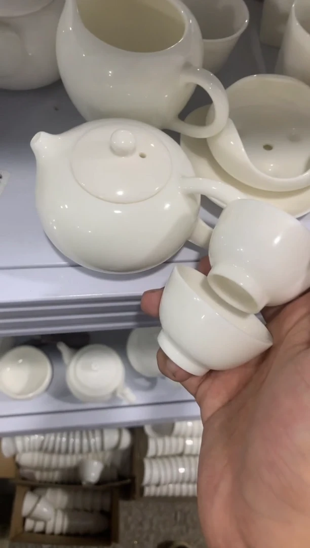 茶壶、盖碗、主人杯、客杯（轻轻微瑕介意勿拍）