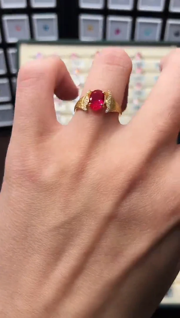 银S925镶嵌戒指红宝石000