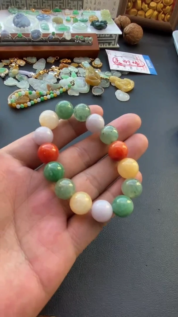 颈饰未镶嵌翡翠手串