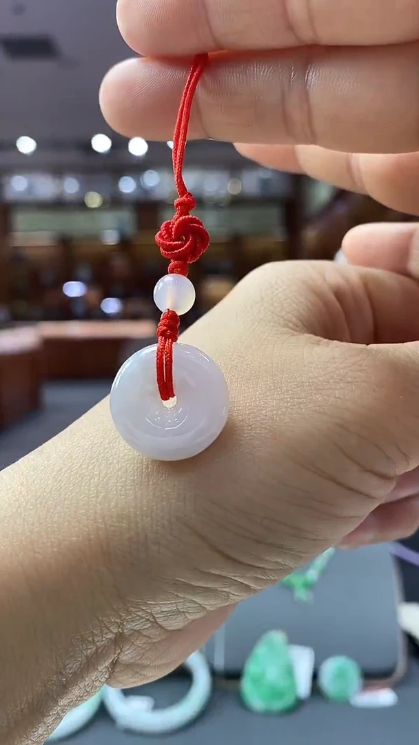 颈饰未镶嵌翡翠平安扣