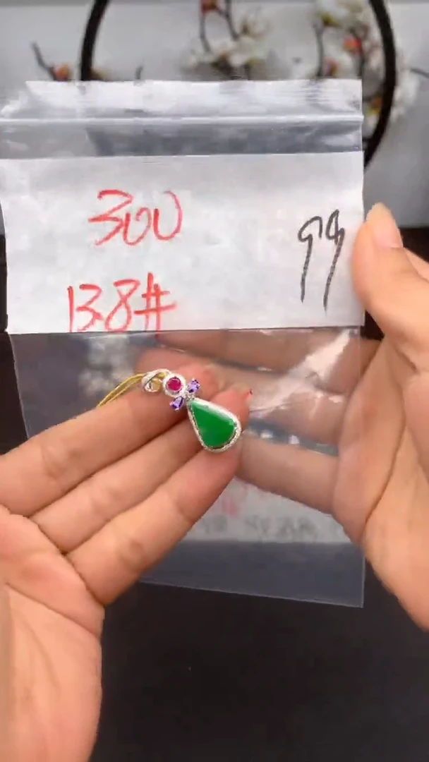 定制翡翠未镶嵌缅甸天然A货翡翠拍一发一