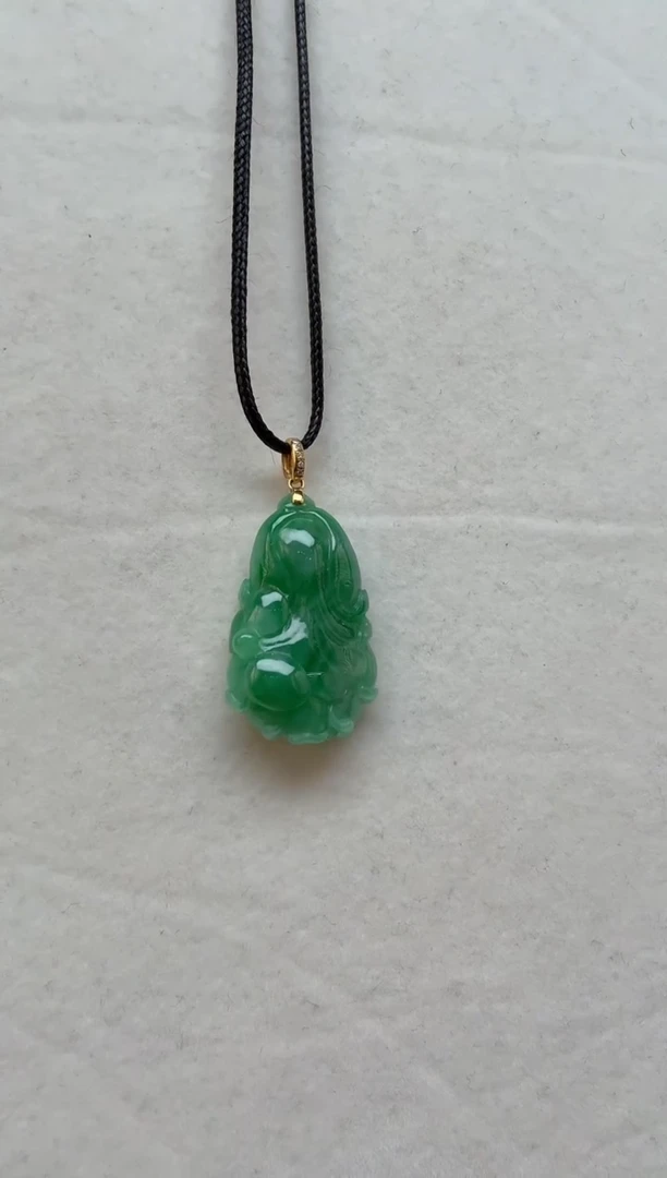 颈饰18K金镶嵌翡翠挂件