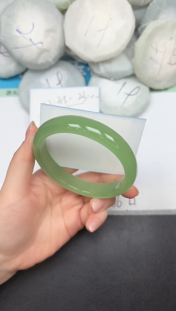 未镶嵌手镯石英质玉A307/64.6