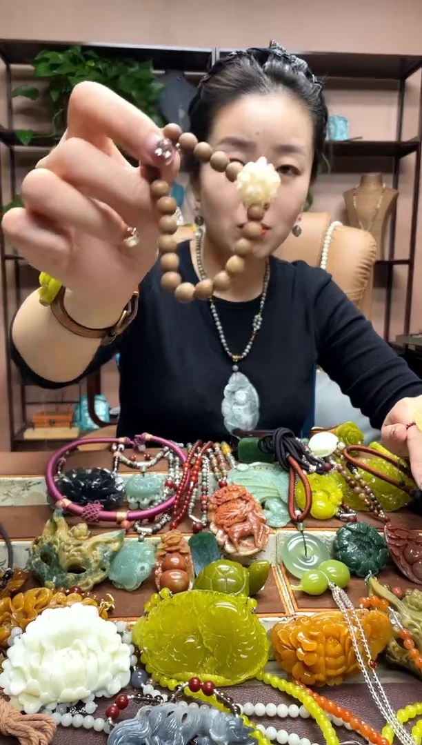 未镶嵌岫玉吊坠·