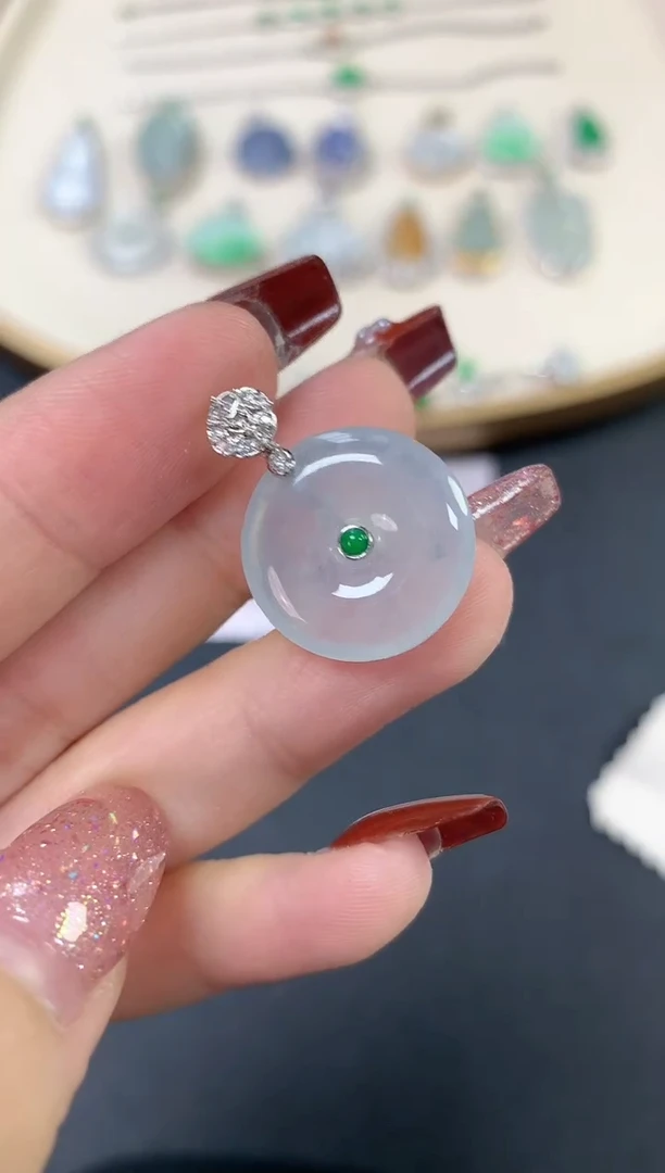 【闪购商品】翡翠吊坠(不含链)18K金镶嵌3980