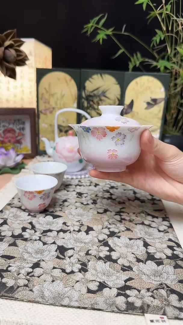微瑕堆绘小碎花盖碗