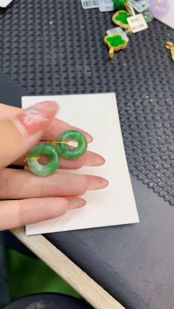 颈饰未镶嵌翡翠1