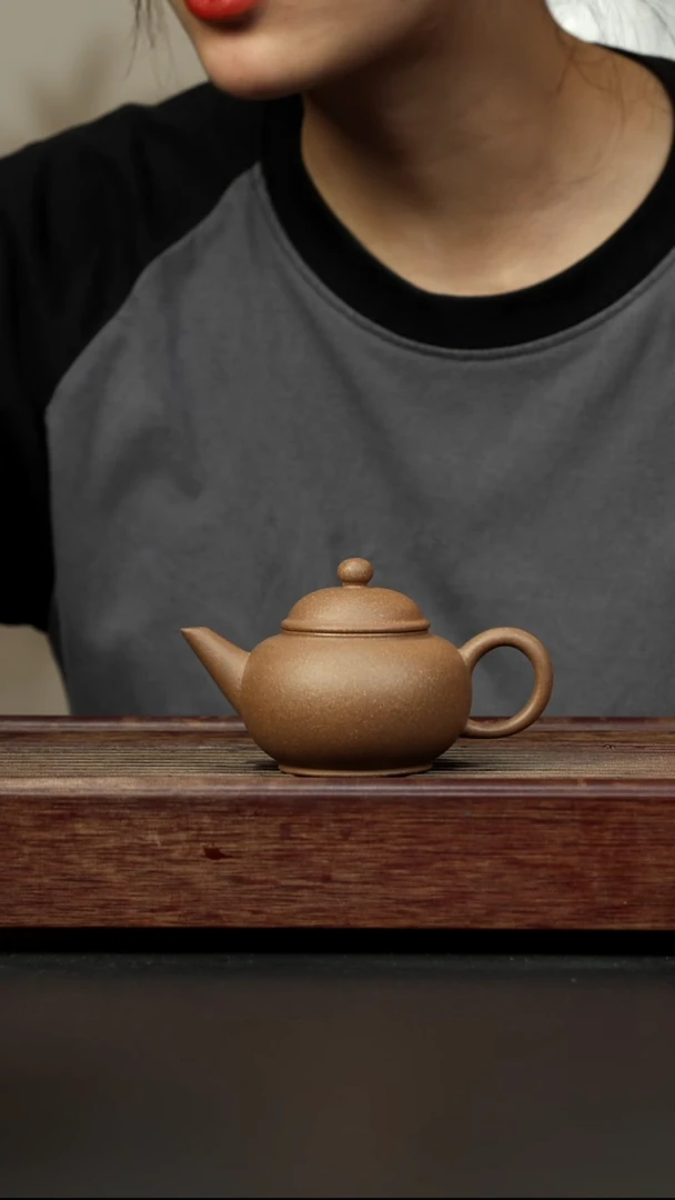 紫砂茶壶芝麻绿 水平 全手